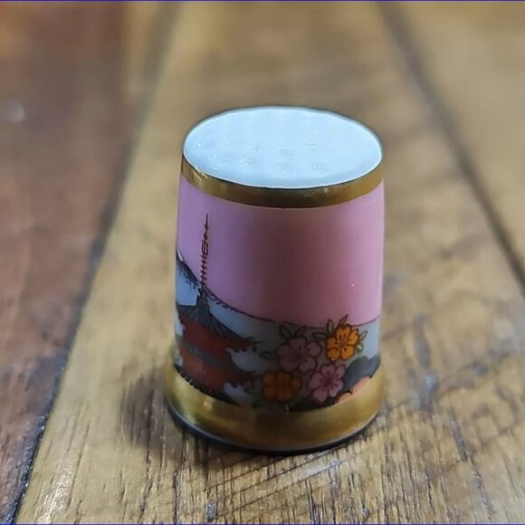 MOUNT FUJI Collectible Thimble by YAMASAN of JAPAN - Picture 4 of 5